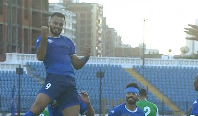 مروان حمدي لاعب سموحة