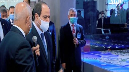 الرئيس السيسى مع وزير النقل