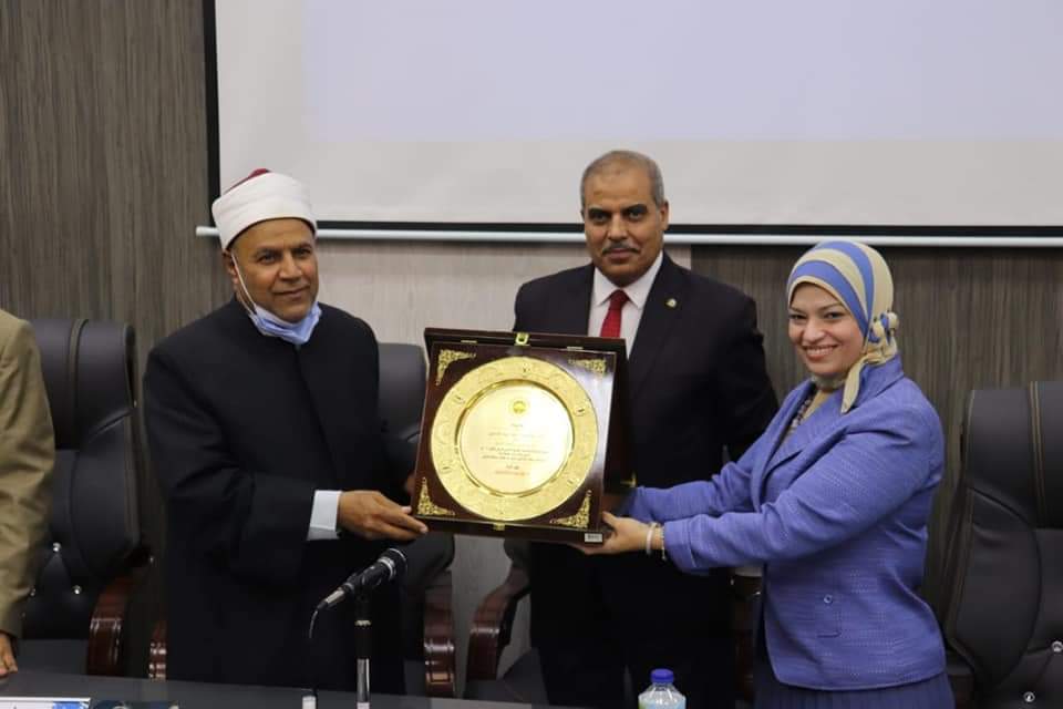 خلال مؤتمر كلية الدراسات الإسلامية والعربية 