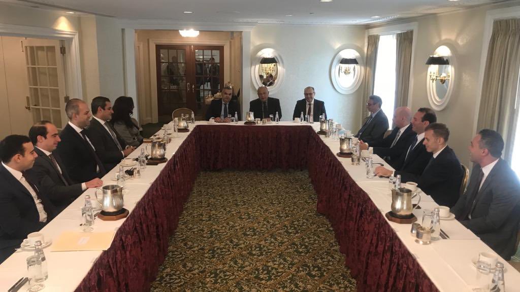 وزير الخارجية يلتقي بأعضاء البعثة المصرية في واشنطن وزير الخارجية يلتقي بأعضاء البعثة المصرية في واشنطن