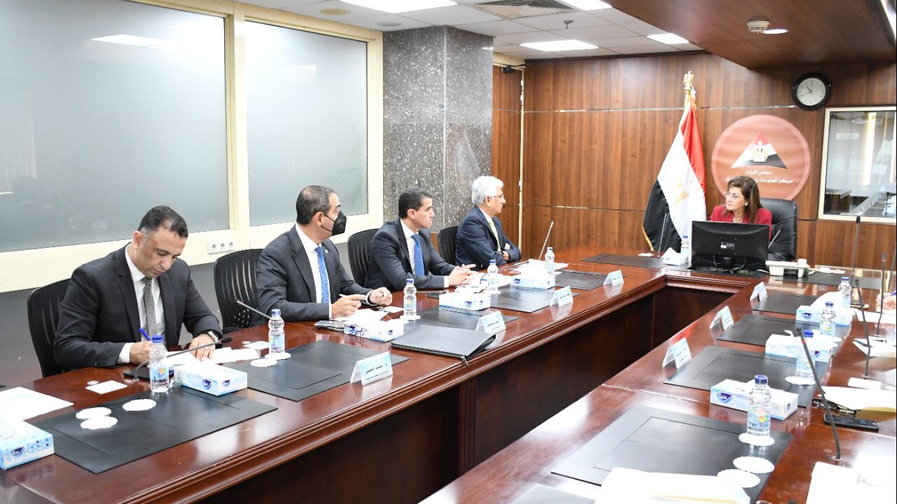 خلال الاجتماع