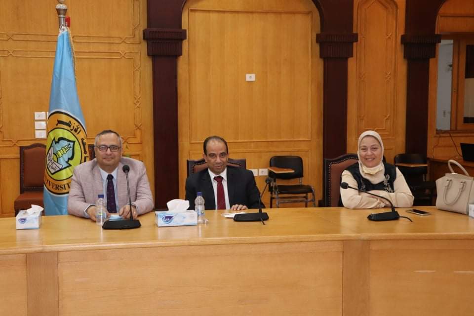 جانب من اللقاء جانب من اللقاء