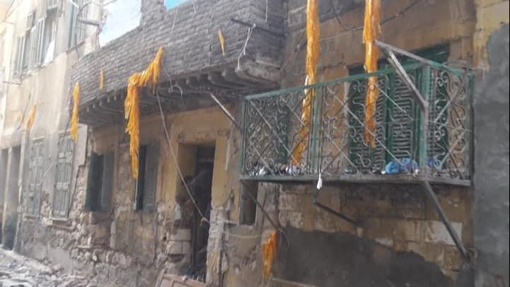 ازالة الخطورة الداهمة بأربع عقارات غرب المحافظة 