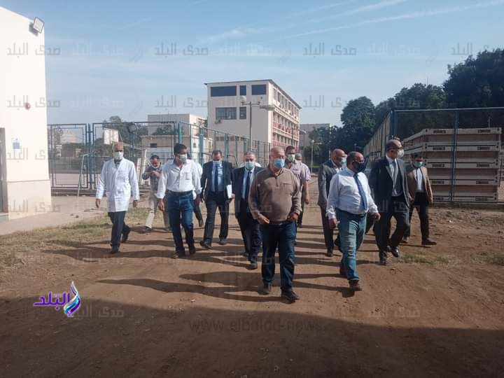 جانب من الجولة التفقدية لنواب رئيس جامعة عين شمس  بكلية الزراعة