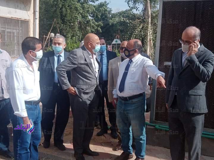 جانب من الجولة التفقدية لنواب رئيس جامعة عين شمس  بكلية الزراعة
