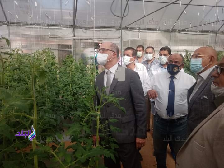 جانب من الجولة التفقدية لنواب رئيس جامعة عين شمس  بكلية الزراعة