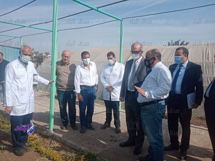 جانب من الجولة التفقدية لنواب رئيس جامعة عين شمس  بكلية الزراعة