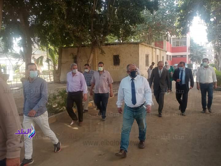 جانب من الجولة التفقدية لنواب رئيس جامعة عين شمس  بكلية الزراعة