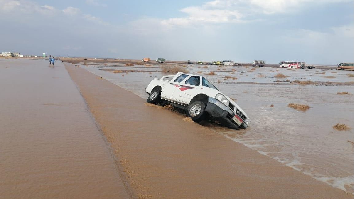  اغلاق 3 طرق في البحر الأحمر والصعيد بسبب الطقس.. أرشيفية