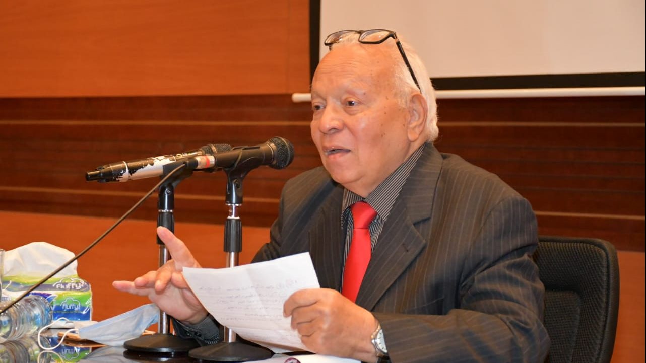 محمد نبيل السمالوطي العميد الأسبق لكلية الدراسات الإنسانية
