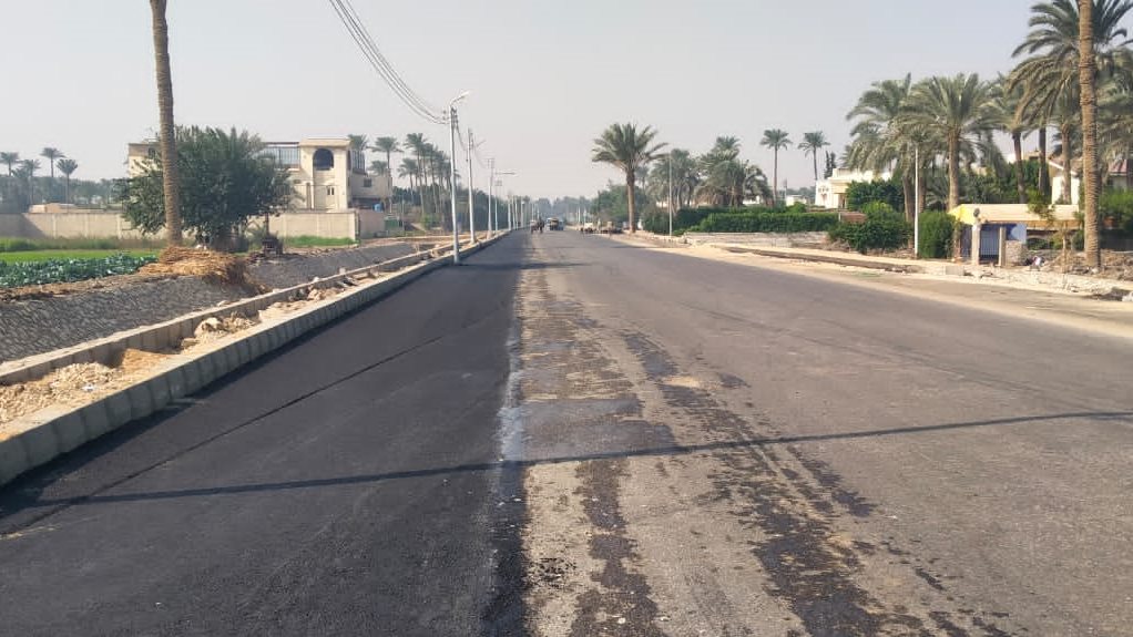 محافظ الجيزة يتابع مشروعات الرصف