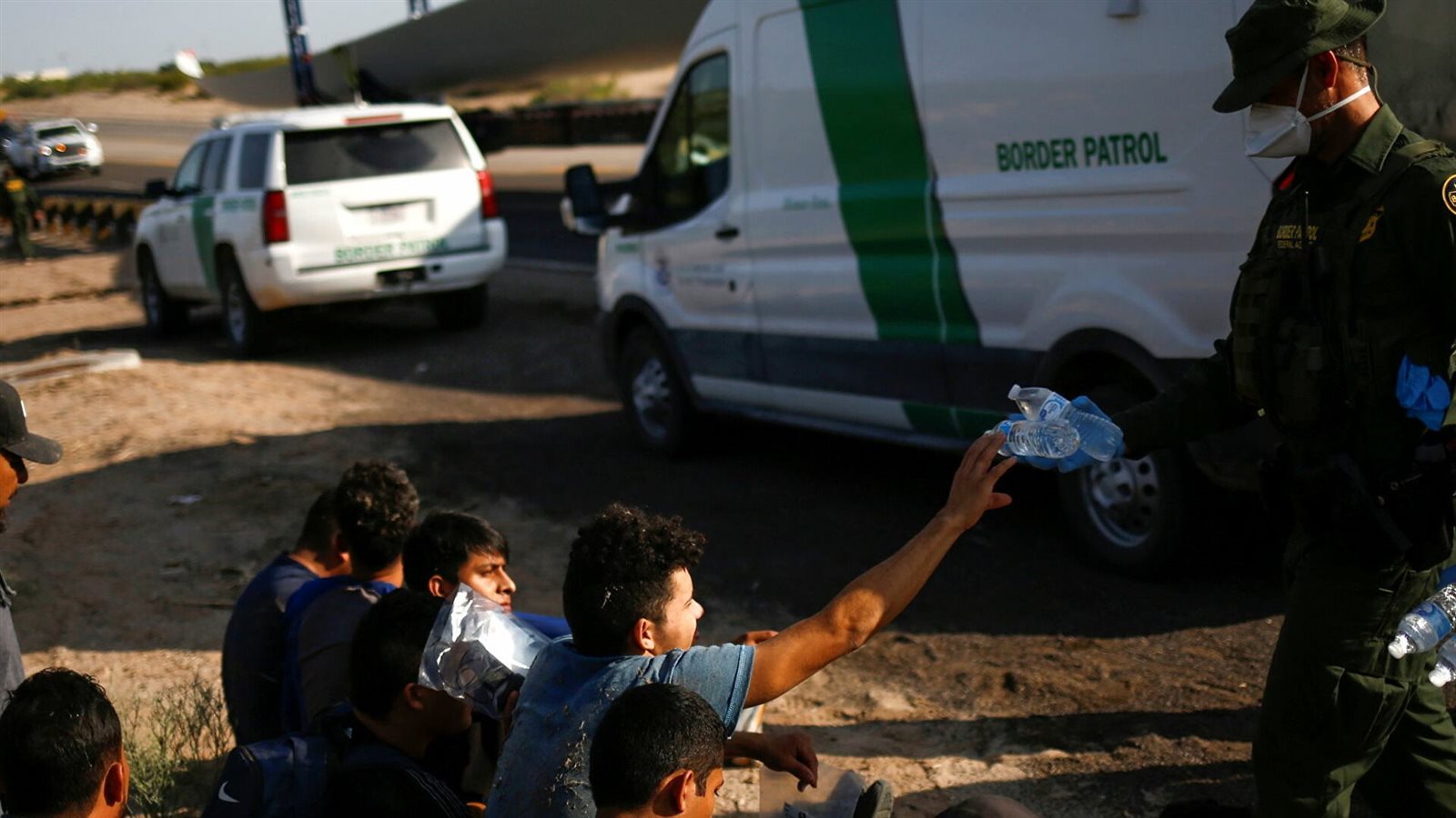 دوريات على الحدود الجنوبية للولايات المتحدة الامريكية 