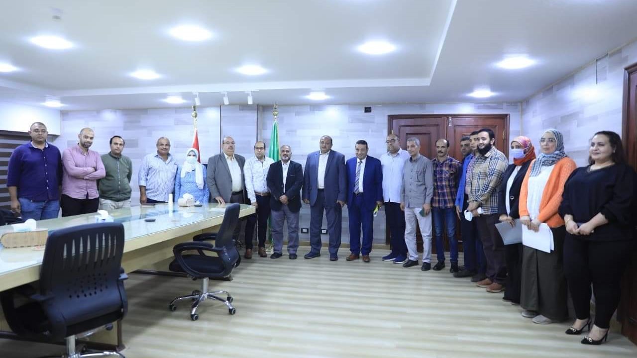 اجتماع رئيس شركة مياه الشرب بالمنيا