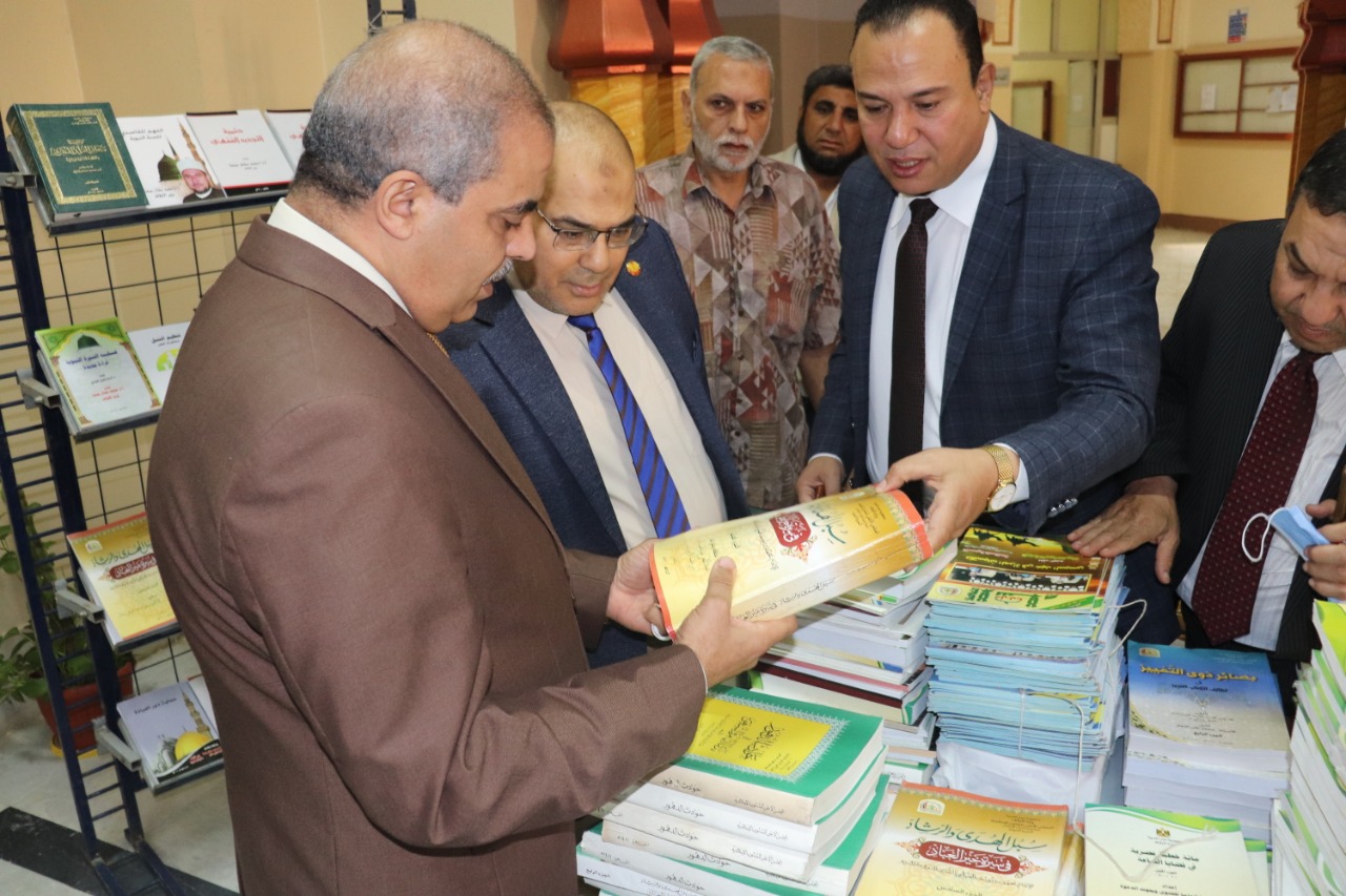 معرض الكتاب في جامعة الأزهر 