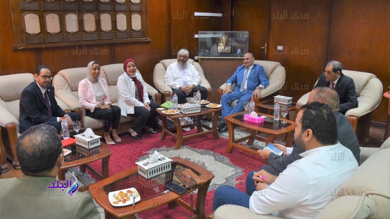 رئيس جامعة الأقصر يستقبل وفد  بالسفارة الأمريكية