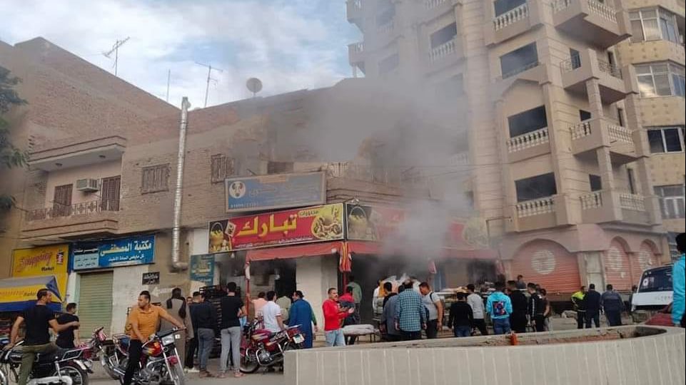النيران أثتاء اشتعالها بالمخبز