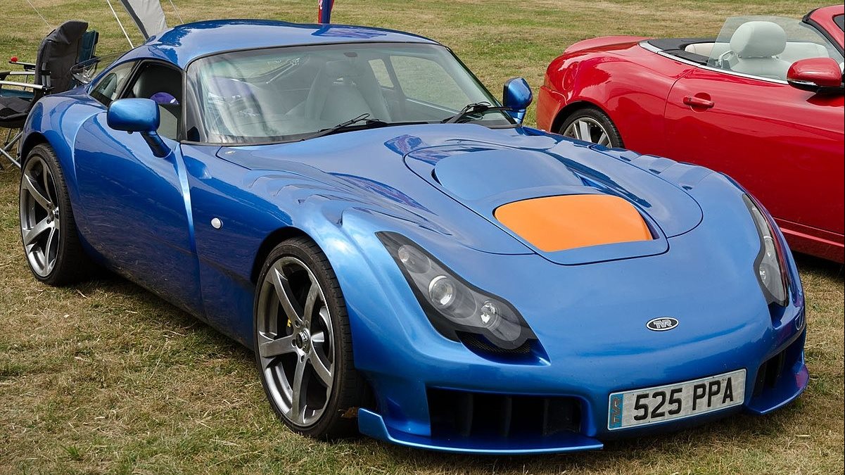 سيارة TVR ساجاريس البريطانية