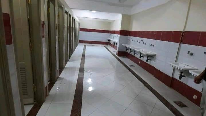 المدرسة الجديدة  المدرسة الجديدة