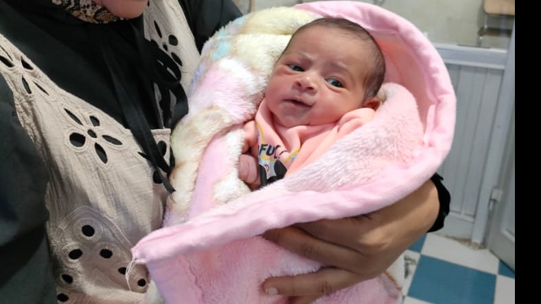 حماية الطفل بسفاجا تستخرج أوراق رسمية لطفلة 