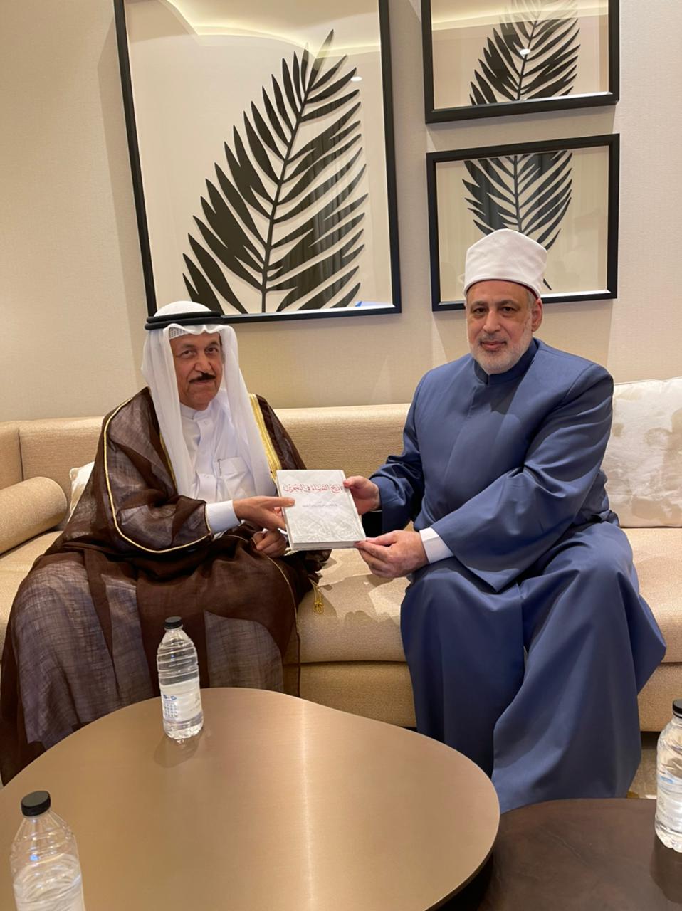 وكيل الأزهر يلتقي رئيس الأعلى للشؤون الإسلامية بالبحرين 