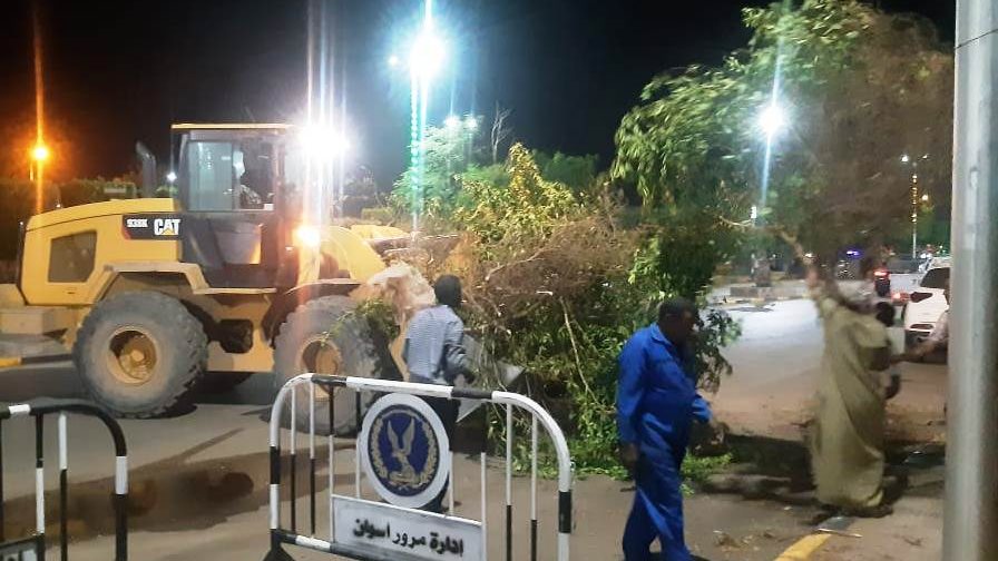 جهود إحتواء تداعيات السيول بأسوان