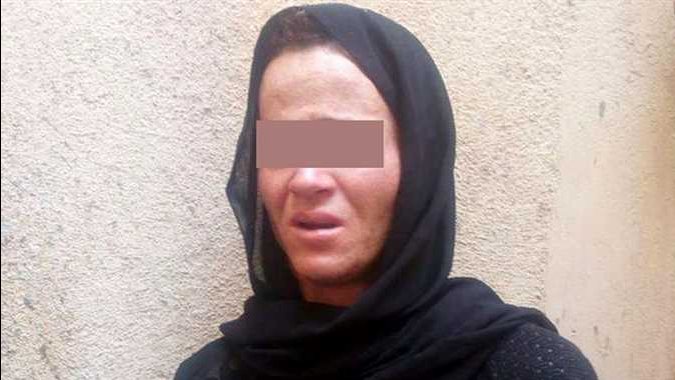 شخص يرتدى ملابس حريمي - ارشيفية 