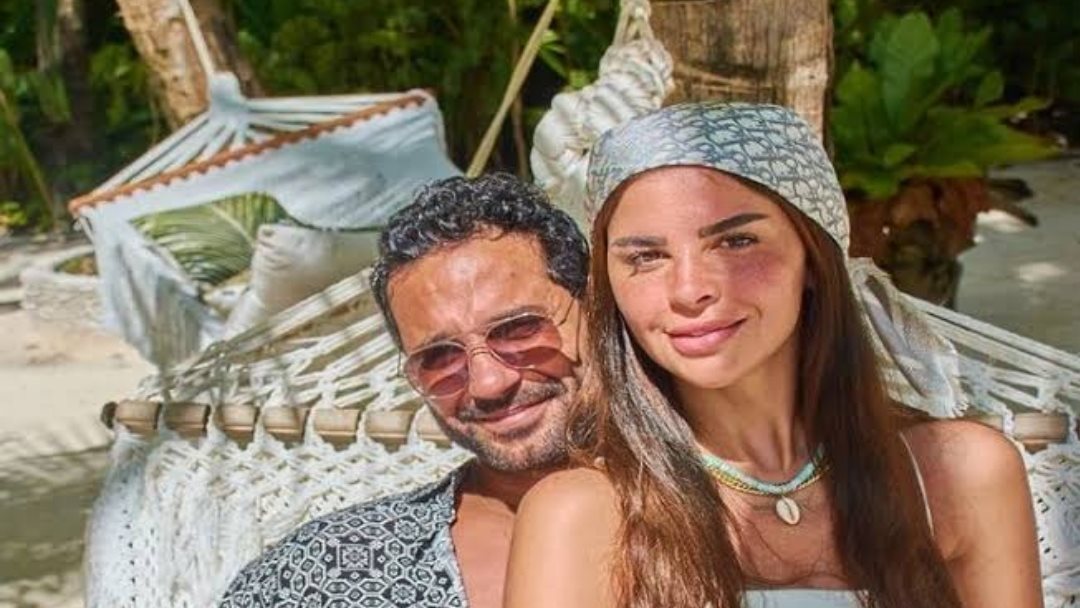 كريم فهمي وزوجته