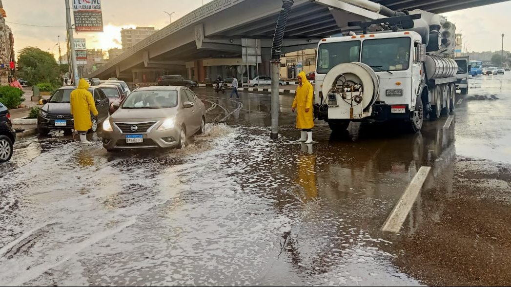 الأمطار في شوارع القاهرة 