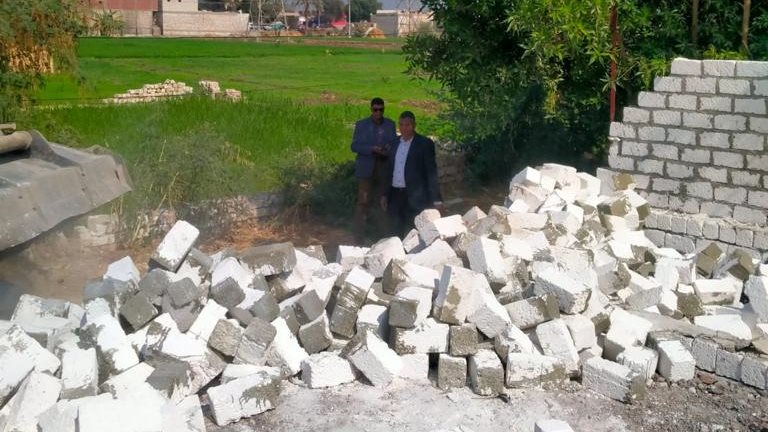 إزالة التعديات على الأراضي الزراعية بالمنيا 