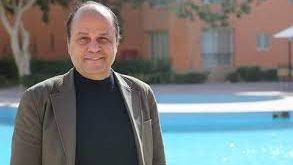 الكاتب أحمد عبد الرازق أبو العلا