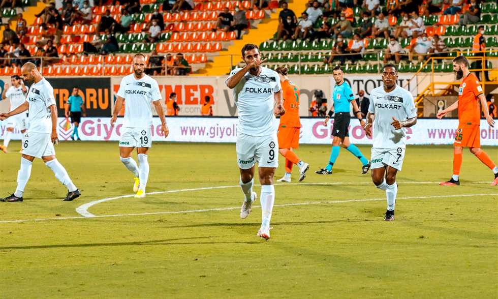 أحمد ياسر ريان "صورة أرشيفية"