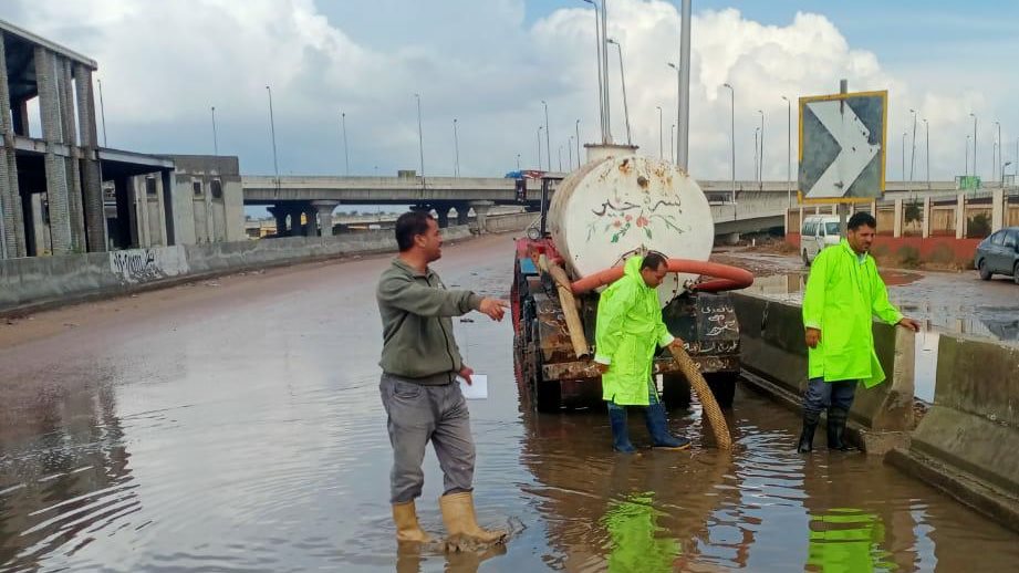 سقوط أمطار غزيرة في البحيرة 