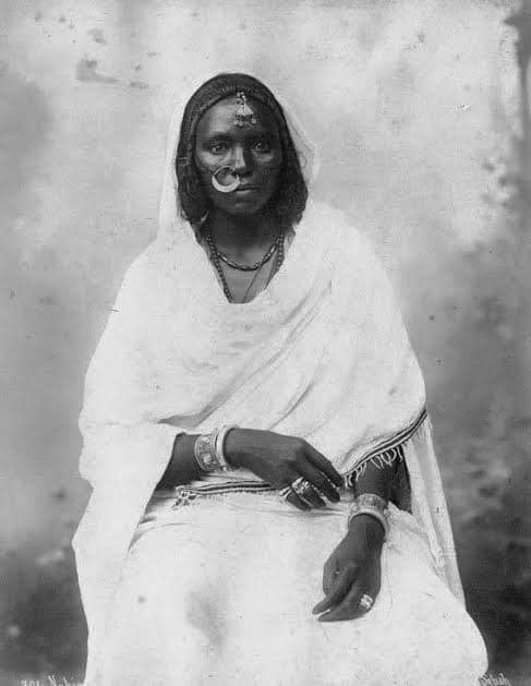 زي نسائي لسيدات في مصر (7)