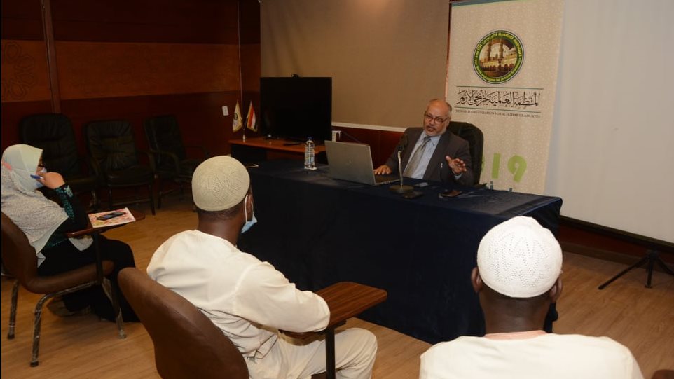 الدكتور إبراهيم الهدهد