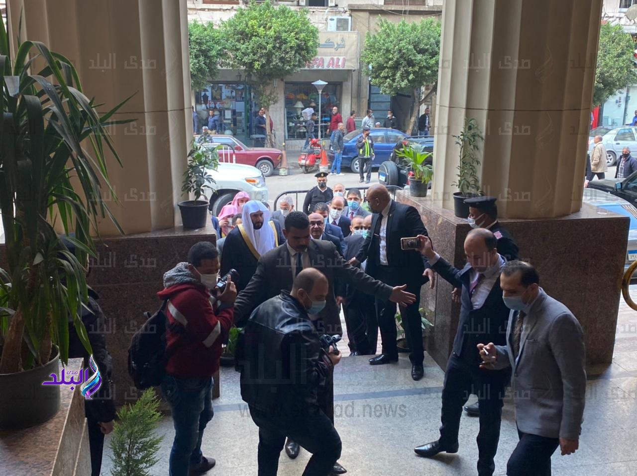 d2501753-ce26-4f02-aefa-bbe5de6e6408