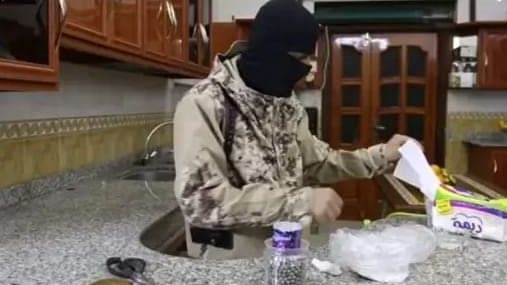 أحد عناصر داعش