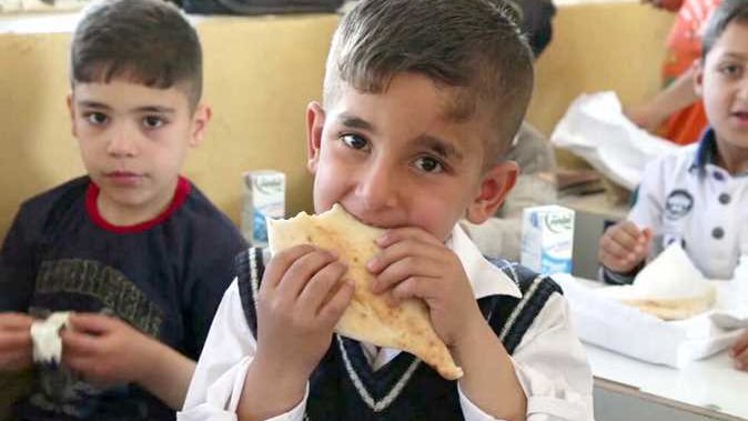 الوجبات الغذائية بالمدارس