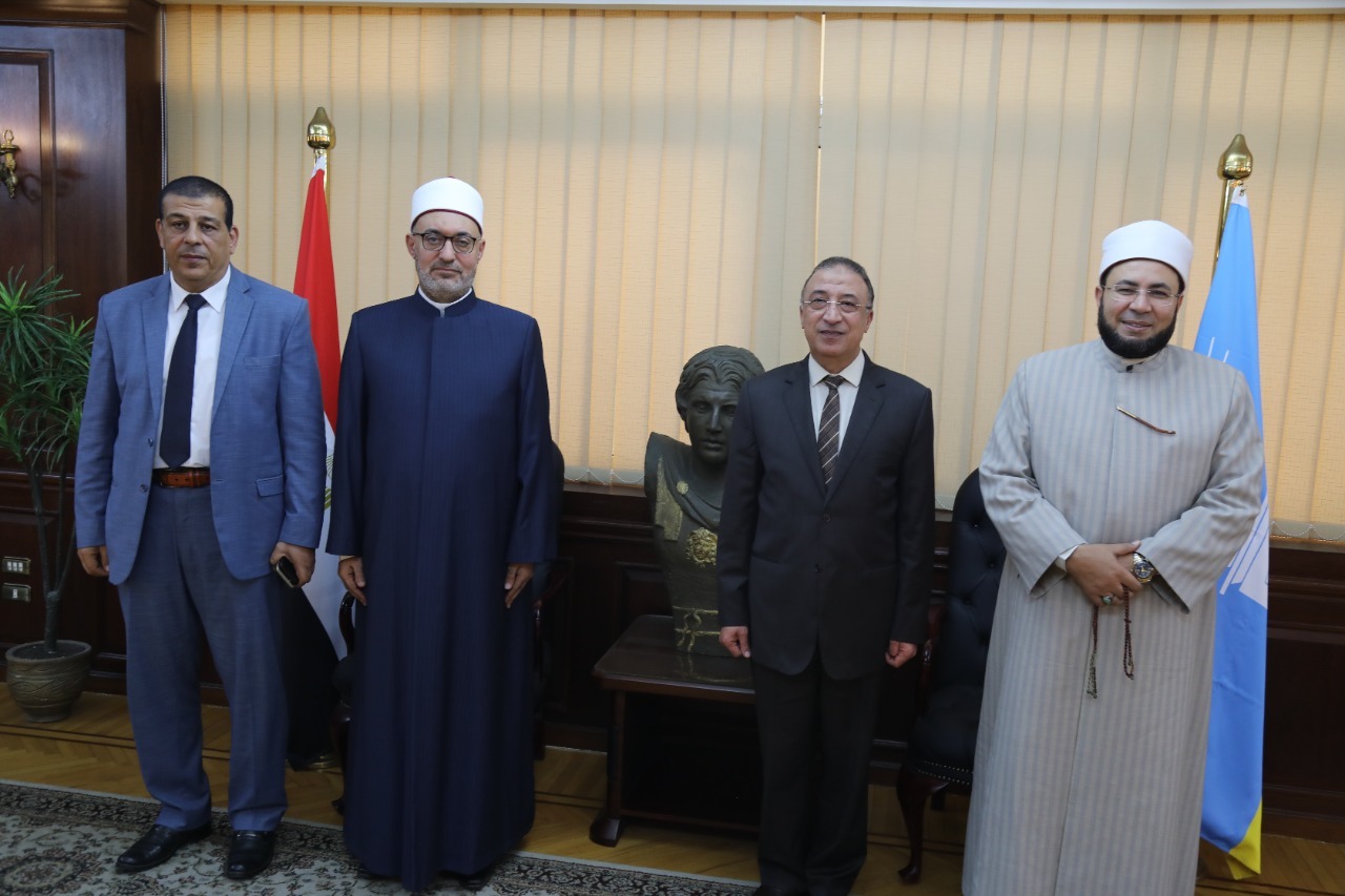 لقاء محافظ الإسكندرية مع الأمين العام لمجمع البحوث الإسلامية