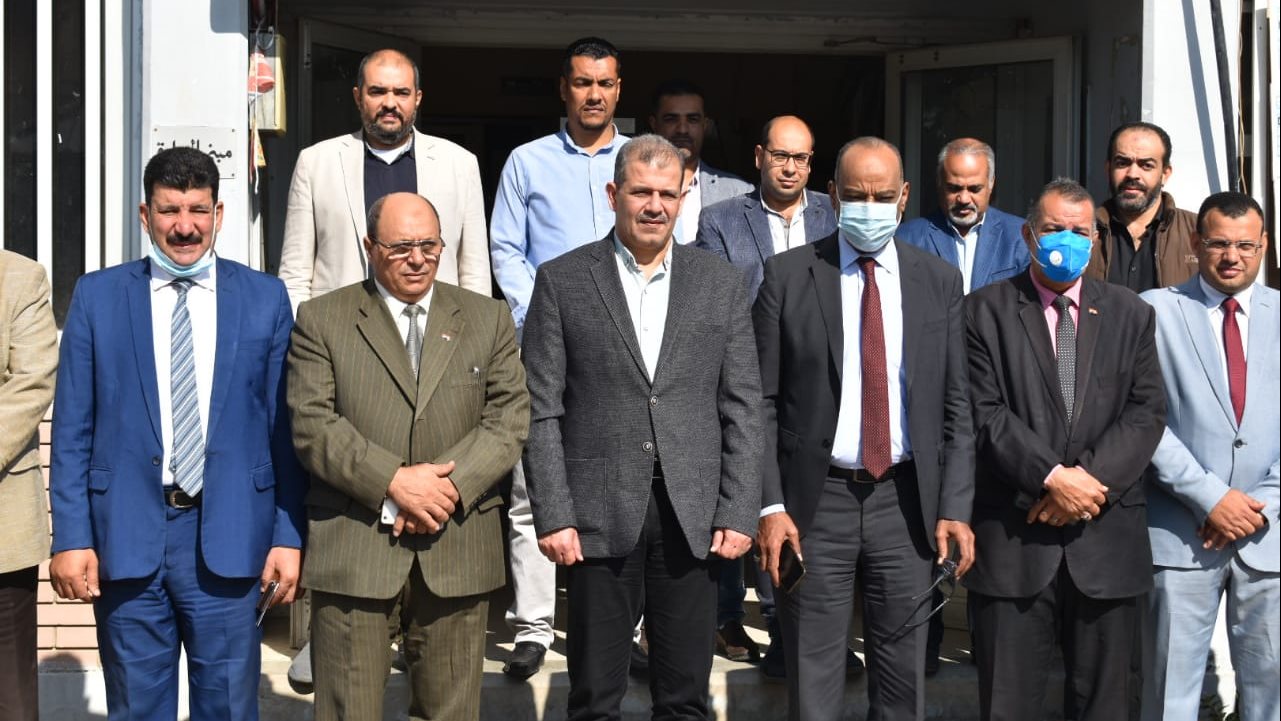 وكيل وزارة التعليم ورئيس شركة مياه الشرب أثناء الاجتماع