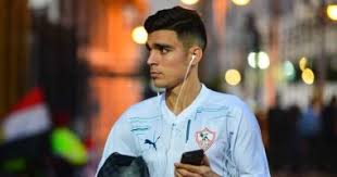 أشرف بن شرقي لاعب فريق الزمالك