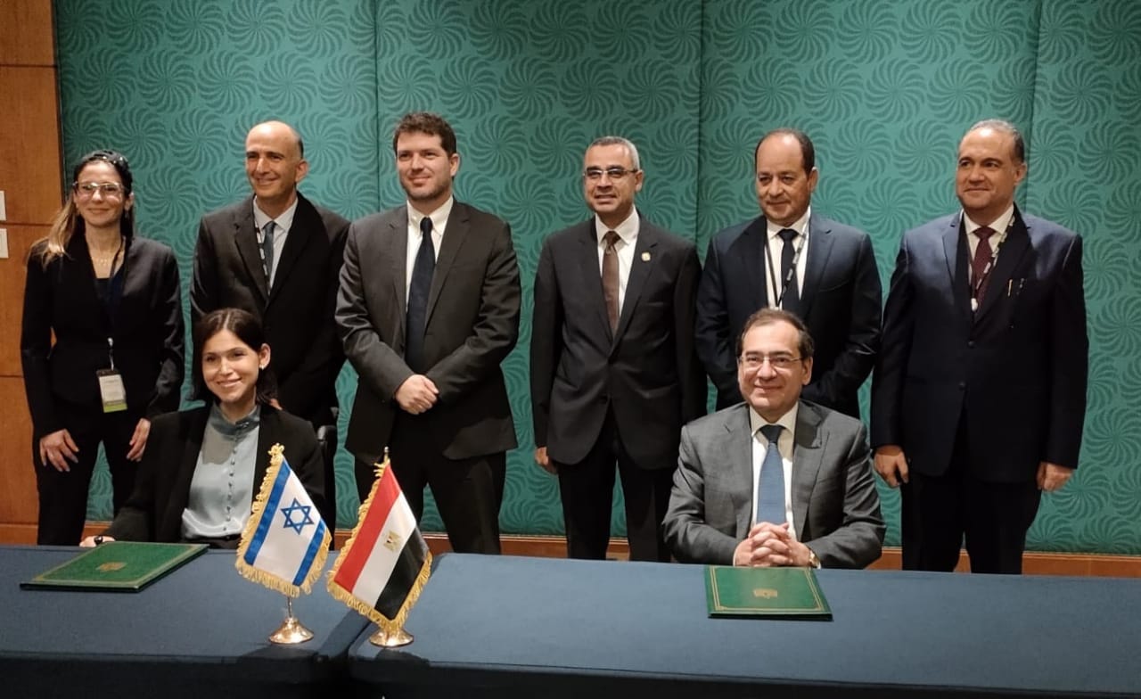 طارق الملا في جلسة المباحثات