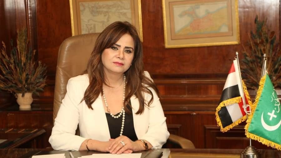  النائبة أمل رمزي،عضو لجنة الدفاع والأمن القومي بمجلس الشيوخ