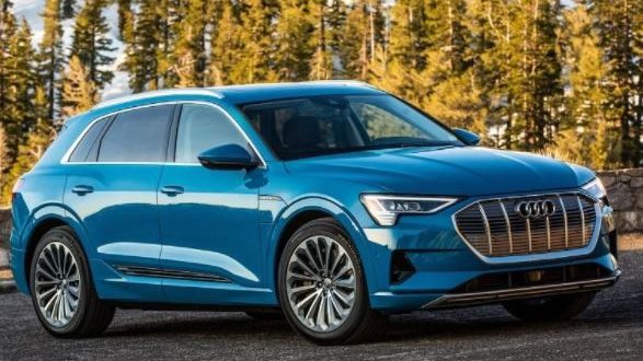 أودي تكشف الستار عن سيارة Q8 e-tron المستقبيلة