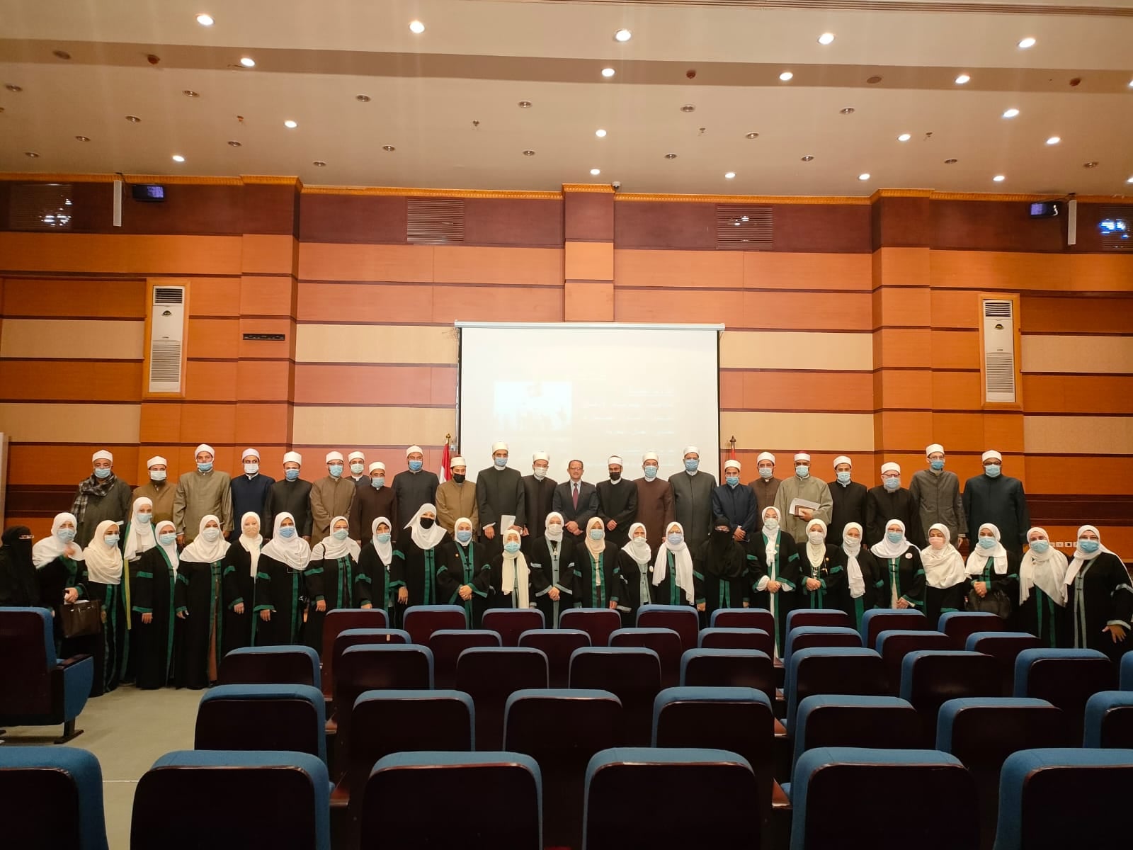 الدورة التثقيفية المتخصصة الثالثة للأئمة والواعظات