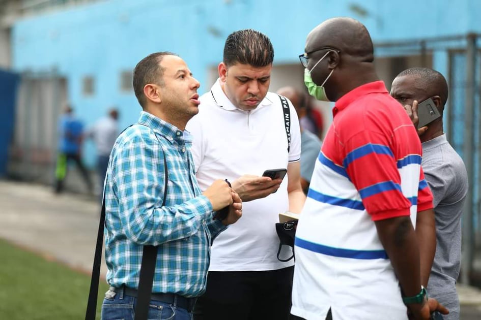 اجتماع مسئولي المصري مع مراقب مباراة المصري وريفرز يونايتد