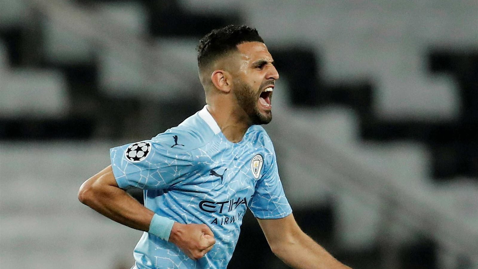 رياض محرز لاعب فريق مانشستر سيتي