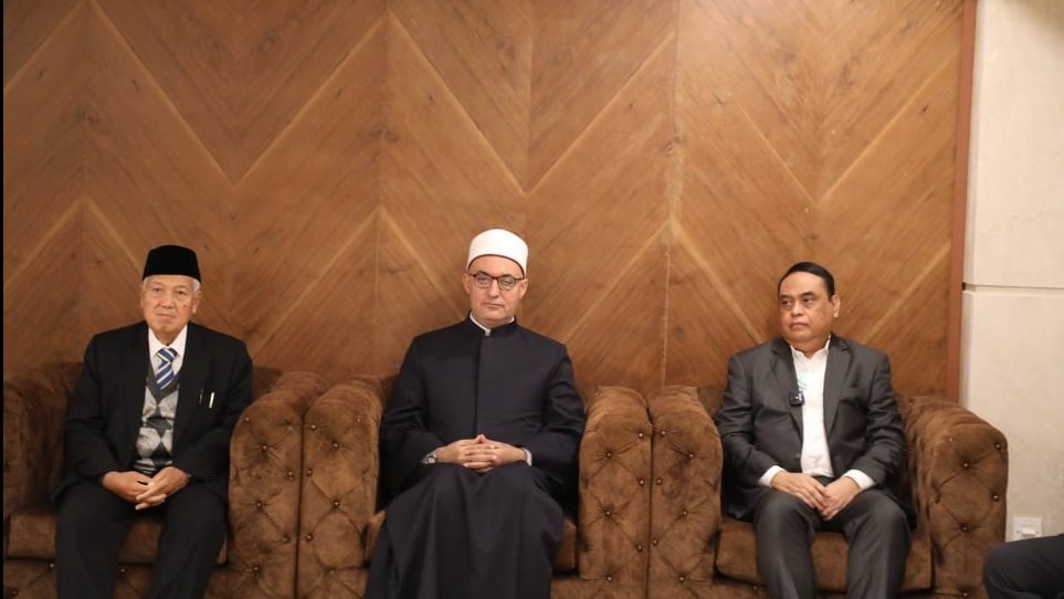  الأمين العام لمجمع البحوث الإسلامية