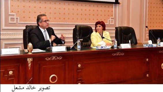  نورا على، رئيس لجنة السياحة والطيران بمجلس النواب