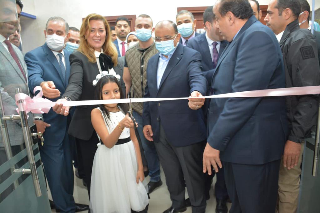 وزير التنمية المحلية يفتتح مركز استدامة