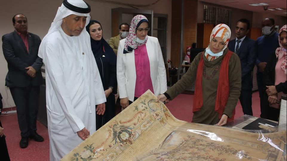 وفد من الشارقة يزور دار الكتب والوثائق القومية 